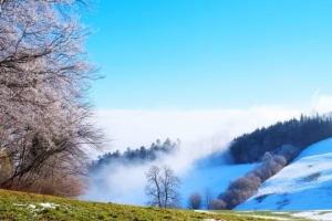 山间云雾缭绕视频素材