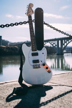 河边的吉他