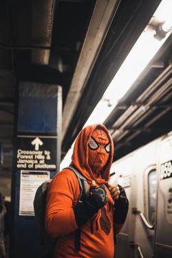 等地铁的蜘蛛侠