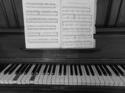 钢琴和乐谱