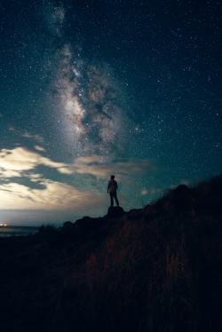 仰望夜晚的星空图片素材,高清图片素材